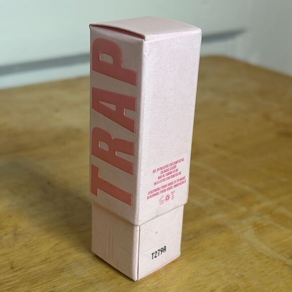 NIB Jeffree Star Cosmetics Velvet Trap Unphazed Velvet Matte Lipstick - Picture 3 of 6